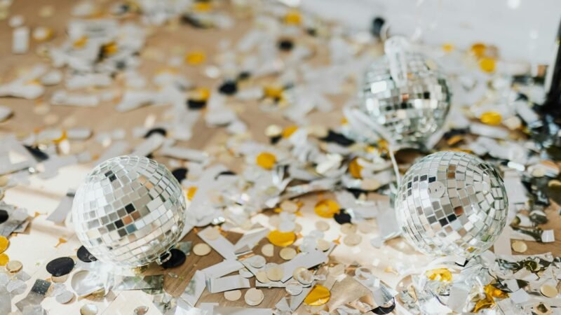 Google Rolls Out Disco Ball Icons for Pixel Users