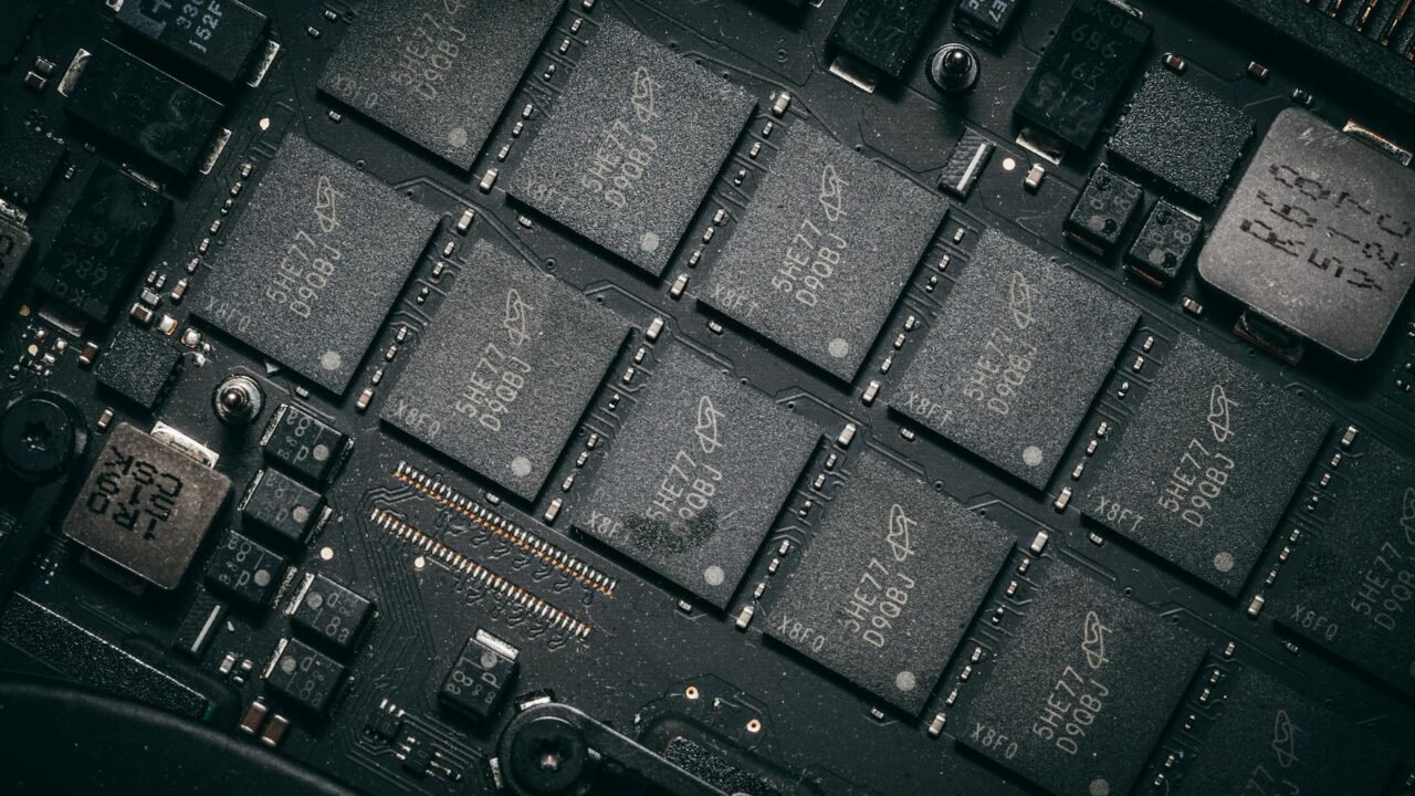 Alphabet Raises $80B for AI Infrastructure, Berkshire Hathaway Commits $10B